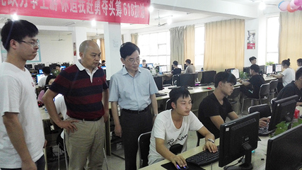 李柱梁一行赴武漢工程職業技術學院及校企合作單位考察調研電子商務技術服務